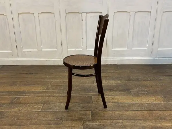 ベントウッドチェア｜ブナ材・1930年代 クロコ型押しのスタイリッシュチェア THONET（トーネット） 3