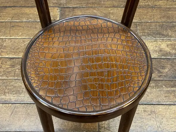 ベントウッドチェア｜ブナ材・1930年代 クロコ型押しのスタイリッシュチェア THONET（トーネット） 6