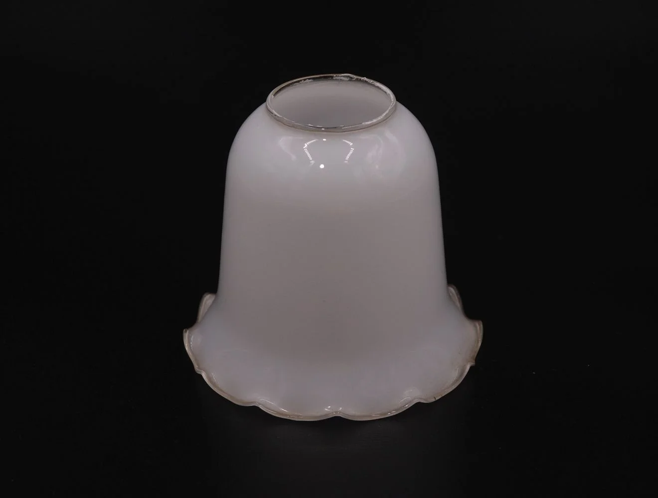ガラスシェード｜1930年代 すずらん形の乳白ガラス 径12.5cm | ケント