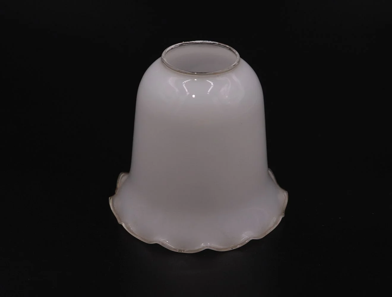 ガラスシェード｜1930年代 すずらん形の乳白ガラス 径12.5cm | ケント