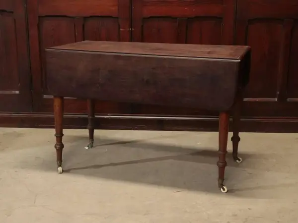 バタフライテーブル｜ウォルナット材・1880年代 陶器キャスターの挽き物脚 1