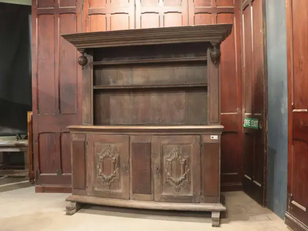 カップボード｜オーク材・1780年代 彫刻扉の大型ドレッサー 1