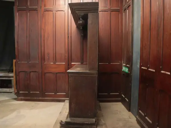カップボード｜オーク材・1780年代 彫刻扉の大型ドレッサー 5