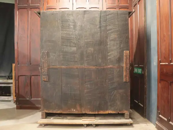 カップボード｜オーク材・1780年代 彫刻扉の大型ドレッサー 6