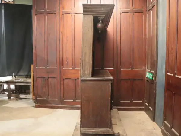 カップボード｜オーク材・1780年代 彫刻扉の大型ドレッサー 7