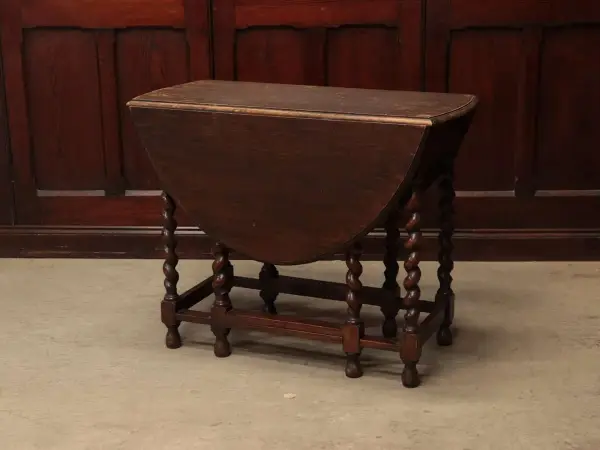 ゲートレッグテーブル｜オーク材・1910年代 コンパクトなツイストレッグ 1