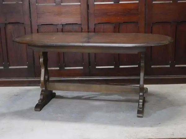 リフェクトリーテーブル｜エルム材・1960年代 楕円天板 ERCOL（アーコール）