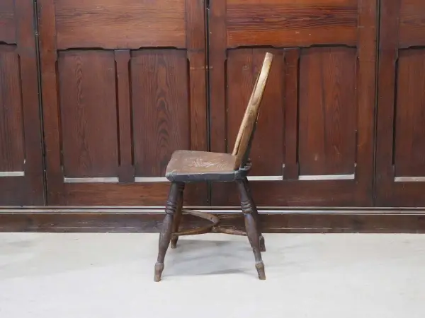 キッチンチェア｜1880年代 素朴な佇まい 3