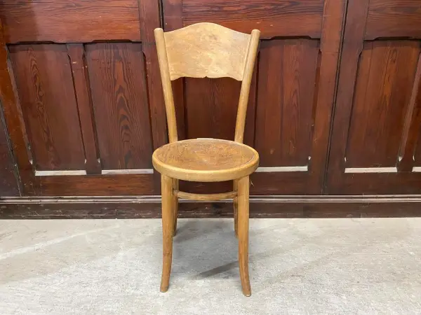 ベントウッドチェア｜ブナ材・1920年代 曲木の名品 THONET（トーネット） 2