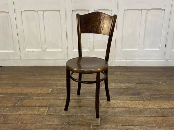 ベントウッドチェア｜ブナ材・1930年代 クロコ型押しのカフェチェア FISCHEL（フィッシェル）