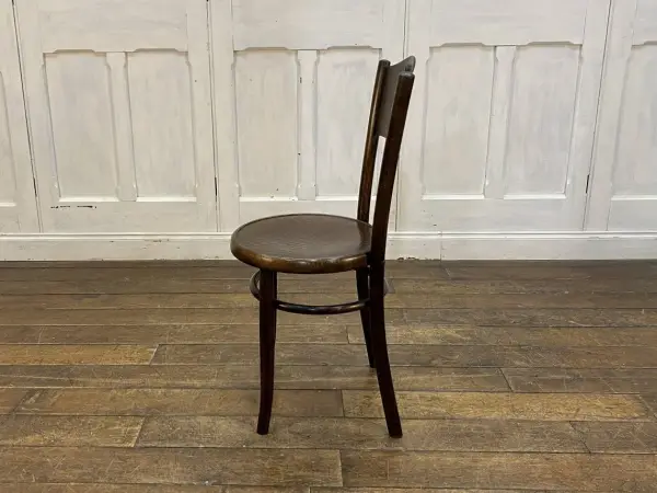 ベントウッドチェア｜ブナ材・1930年代 クロコ型押しのカフェチェア FISCHEL（フィッシェル） 3