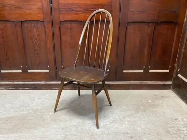 クエーカーチェア｜ブナ材・エルム材・1960年代 ゆったり座れる一脚 ERCOL（アーコール）