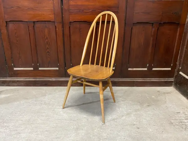 クエーカーチェア｜ブナ材・エルム材・1960年代 ゆったり座れる一脚 ERCOL（アーコール）