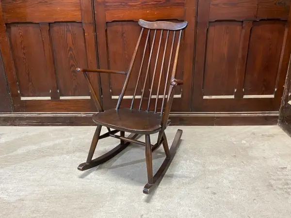 ゴールドスミスロッキングチェア｜ブナ・エルム材・1960年代 くつろぎの揺り椅子 ERCOL（アーコール） 1