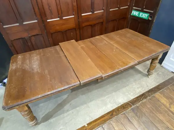 ダイニングテーブル｜マホガニー材・1880年代 挽物脚と真鍮キャスター 7