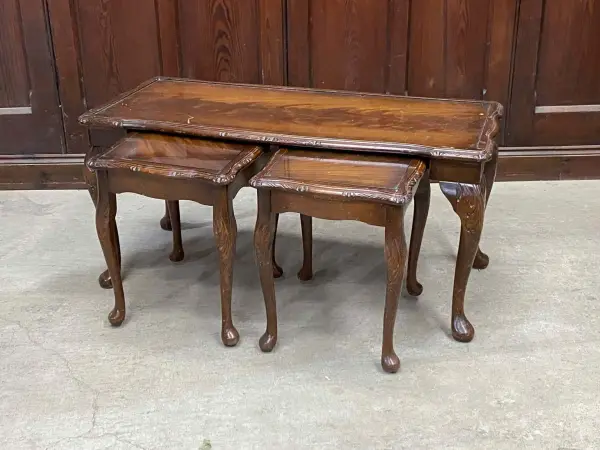 センターテーブル｜マホガニー材・1920年代 小卓を収めたネスト式 2