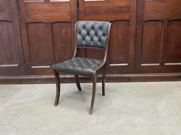 チェスターフィールドチェア｜マホガニー材・1880年代 重厚な逸品