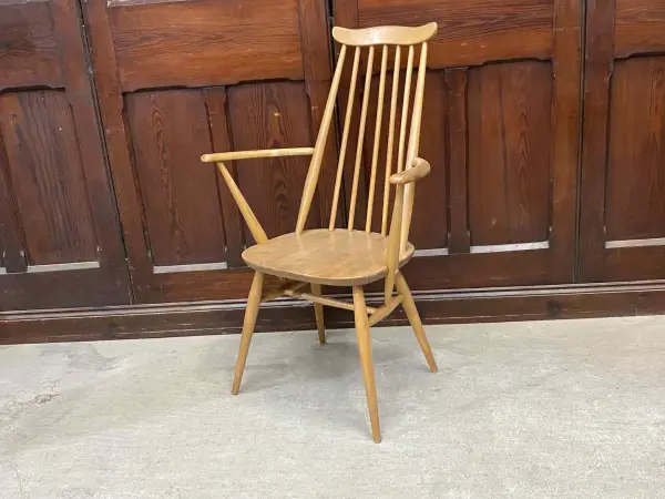 ゴールドスミス アームチェア｜ブナ材・エルム材・1960年代 ハイバックの名作アームチェア ERCOL（アーコール）