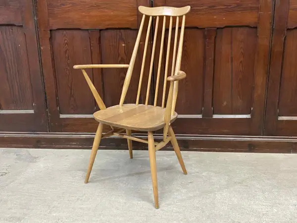 ゴールドスミス アームチェア｜ブナ材・エルム材・1960年代 ハイバックの名作アームチェア ERCOL（アーコール）