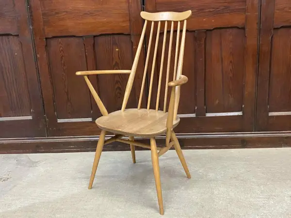ゴールドスミス アームチェア｜ブナ材・エルム材・1960年代 ハイバックの名作アームチェア ERCOL（アーコール）