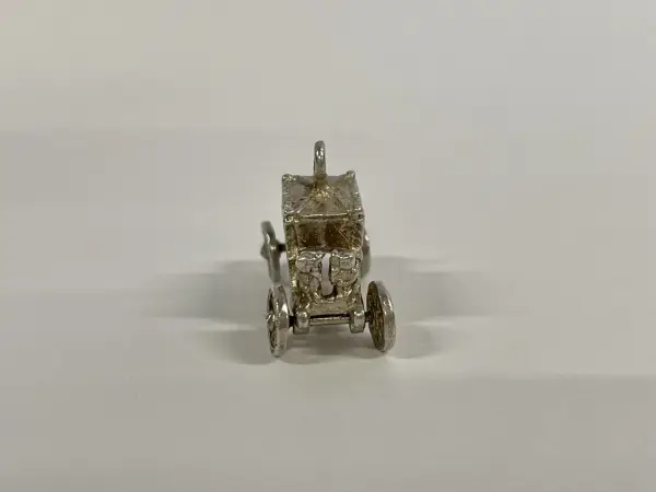 シルバーチャーム ロイヤルコーチ 5